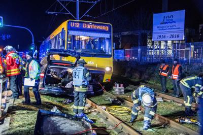 Remseck: Toedlicher Verkehrsunfall zwischen Pkw und Stadtbahn